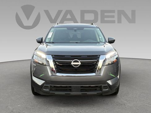 Used 2025 Nissan Pathfinder SV FWD image 22