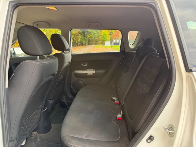 Used 2012 Kia Soul + w/ Audio Pkg FWD image 8