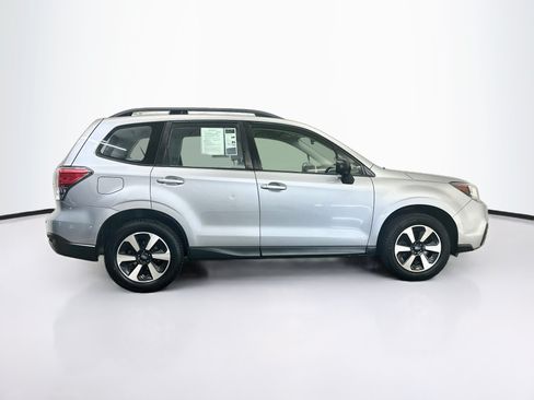 Used 2017 Subaru Forester 2.5i w/ Alloy Wheel Package AWD/4WD image 10