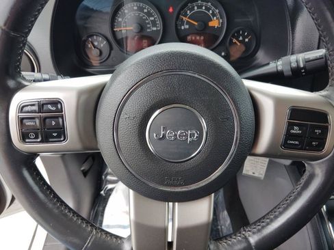 Used 2014 Jeep Patriot Latitude w/ Freedom Edition Package FWD image 15