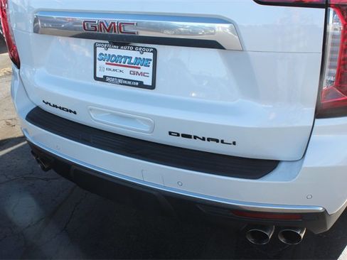 Used 2024 GMC Yukon XL Denali w/ Denali Reserve Package image 15