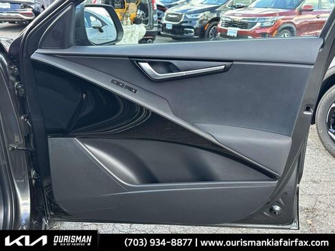 Used 2024 Kia Niro EX w/ EX Cold Weather Package image 24