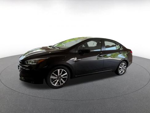 Used 2025 Nissan Versa SV FWD image 7