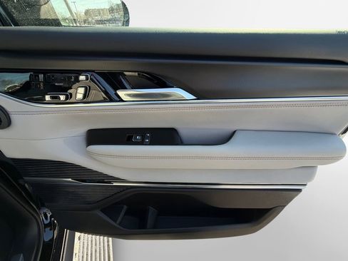 New 2026 Jeep Grand Wagoneer Summit AWD/4WD image 34