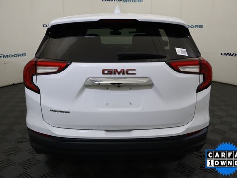 Used 2024 GMC Terrain SLE FWD image 8