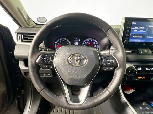 Used 2021 Toyota RAV4 XLE Premium FWD image 17
