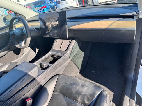 Used 2022 Tesla Model Y Long Range image 15