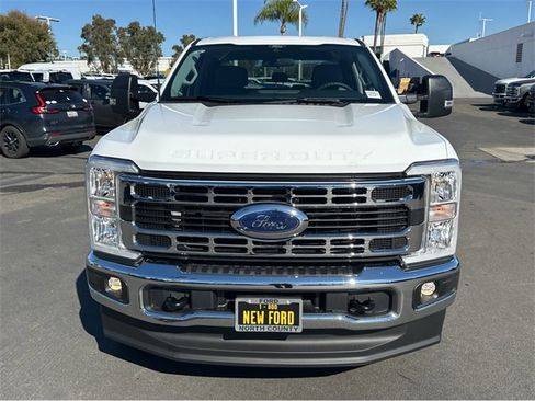 New 2026 Ford F250 XLT w/ FX4 Off-Road Package image 2