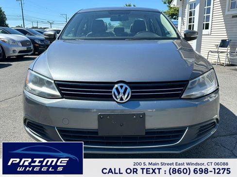 Used 2014 Volkswagen Jetta SE image 2