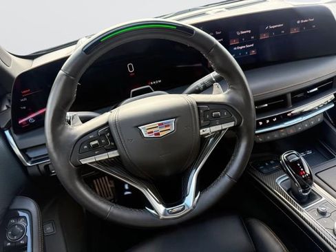 Used 2025 Cadillac CT5 V w/ Technology Package image 9