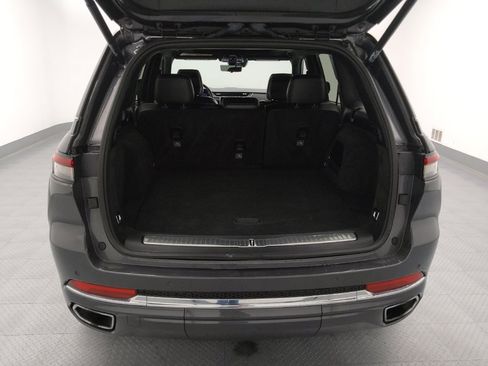 Used 2022 Jeep Grand Cherokee Overland w/ Advanced Protech Group III image 29