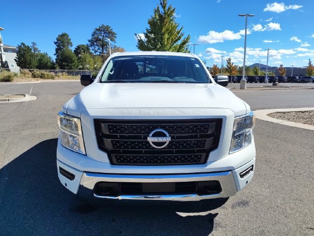 Used 2024 Nissan Titan SV w/ SV Convenience Package AWD/4WD image 8