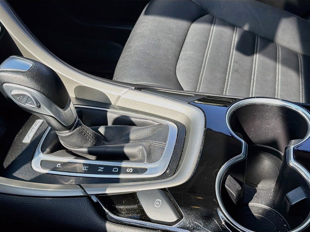 Used 2015 Ford Fusion SE w/ Equipment Group 202A FWD image 18