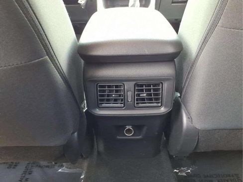 Used 2025 Toyota RAV4 LE AWD/4WD image 18