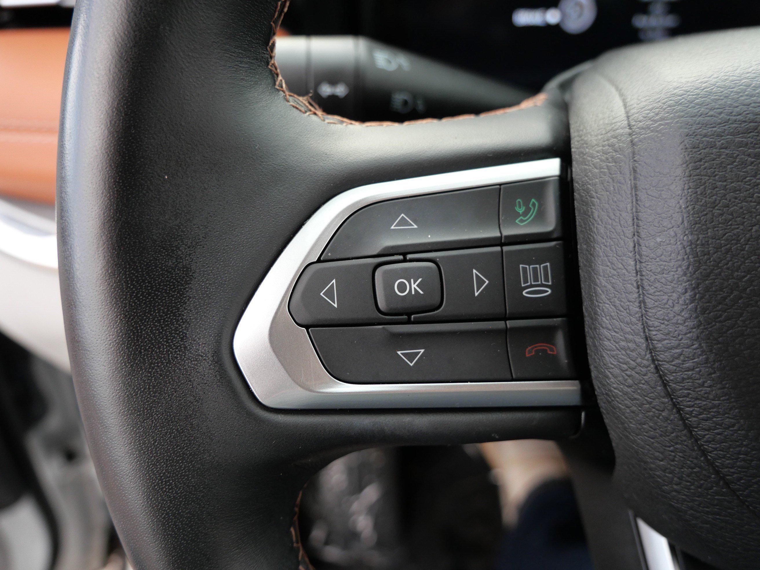 Used 2022 Jeep Compass Limited w/ Elite Group AWD/4WD image 28