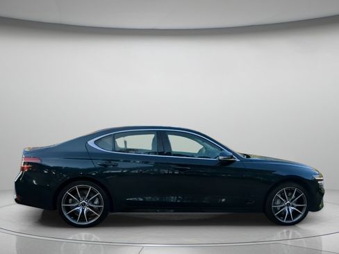 Used 2025 Genesis G70 2.5T AWD/4WD image 32