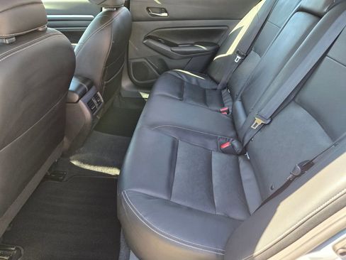 Used 2023 Nissan Altima 2.5 SL FWD image 12