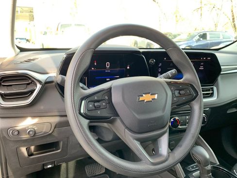 Used 2025 Chevrolet TrailBlazer LT image 32