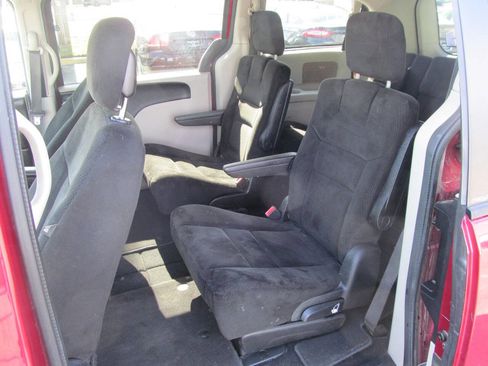 Used 2014 Dodge Grand Caravan SXT image 13