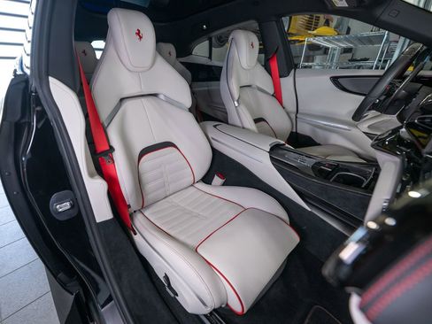 Certified 2025 Ferrari Purosangue AWD/4WD image 15