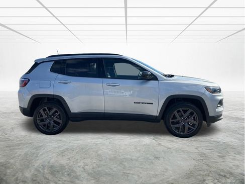 New 2026 Jeep Compass Latitude image 3