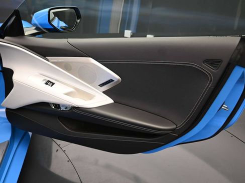Used 2021 Chevrolet Corvette Stingray Preferred Cpe w/ Engine Appearance Package RWD image 18