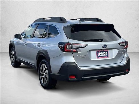 Used 2025 Subaru Outback Premium image 3