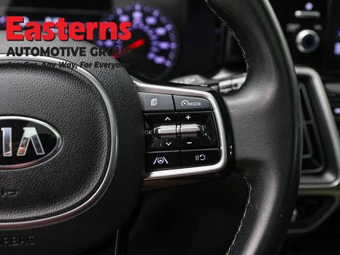 Used 2021 Kia Sorento S w/ Panoramic Sunroof Package AWD/4WD image 16
