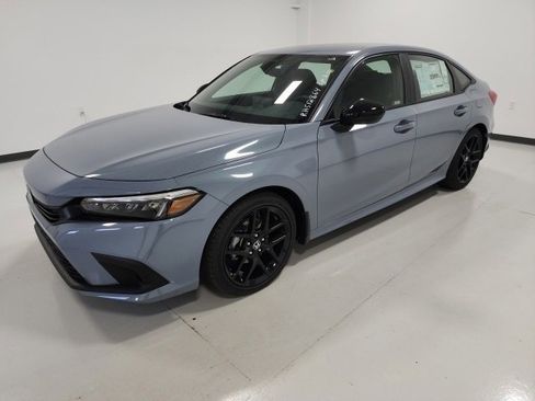 Used 2024 Honda Civic Sport image 3