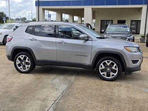 Used 2020 Jeep Compass Limited AWD/4WD image 2