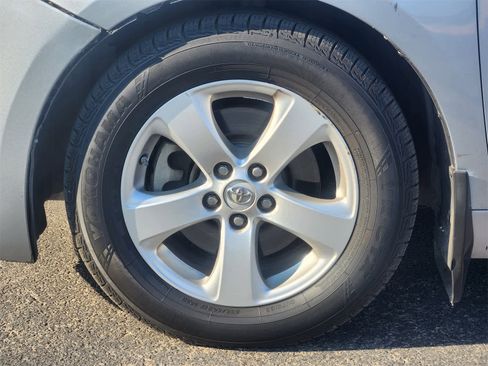 Used 2015 Toyota Sienna LE image 9