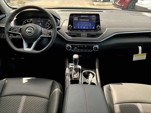 New 2025 Nissan Altima 2.5 SR image 5