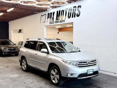 Used 2013 Toyota Highlander Limited w/ Protection Pkg AWD/4WD image 1