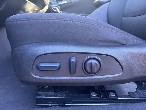 Used 2024 Chevrolet Malibu LT image 37