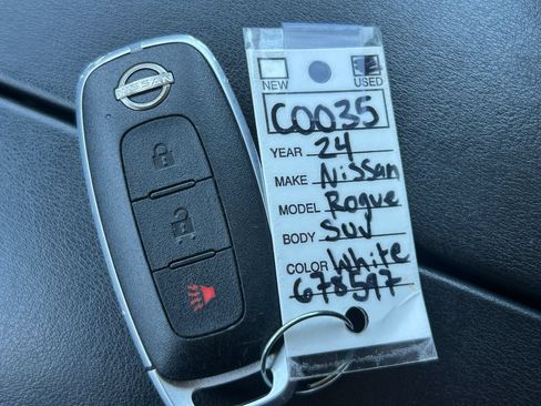 Used 2024 Nissan Rogue S AWD/4WD image 35