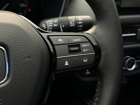 Certified 2025 Honda HR-V EX-L image 32