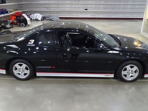 Used 2002 Chevrolet Monte Carlo SS w/ Pace Car Replica Pkg FWD image 17