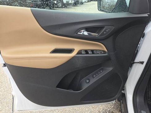 Used 2023 Chevrolet Equinox Premier image 22