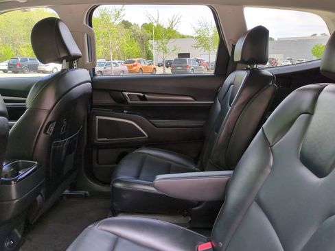 Used 2025 Kia Telluride S AWD/4WD image 14
