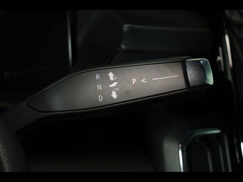 Used 2025 GMC Acadia Elevation image 28