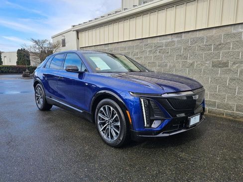 Certified 2025 Cadillac Lyriq Sport image 10