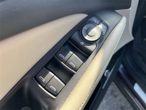 Used 2018 Buick Enclave Essence w/ Trailering Package image 13