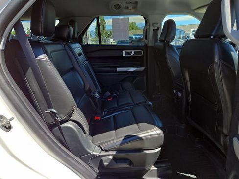 Used 2022 Ford Explorer XLT w/ Equipment Group 202A AWD/4WD image 37
