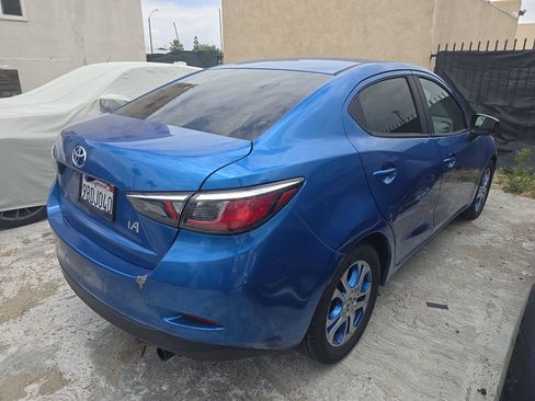 Used 2016 Scion iA FWD image 2