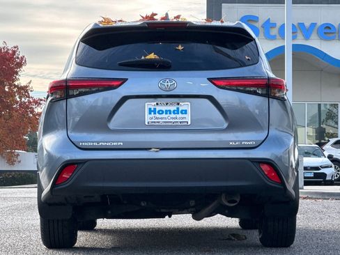Used 2023 Toyota Highlander XLE image 9