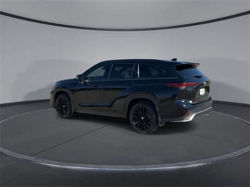 Certified 2024 Toyota Highlander XSE image 6