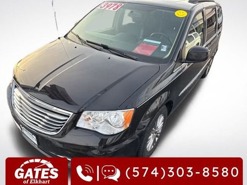 Used 2014 Chrysler Town & Country Touring w/ Driver Convenience Group image 1
