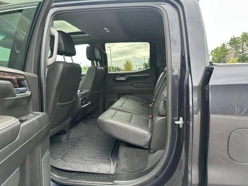 Used 2023 GMC Sierra 1500 SLT w/ SLT Premium Package AWD/4WD image 17