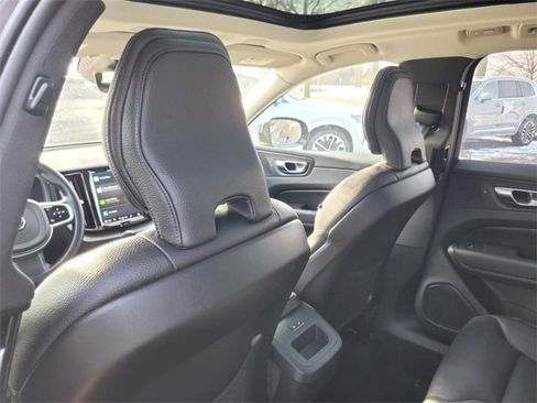Certified 2025 Volvo XC60 B5 Plus image 29