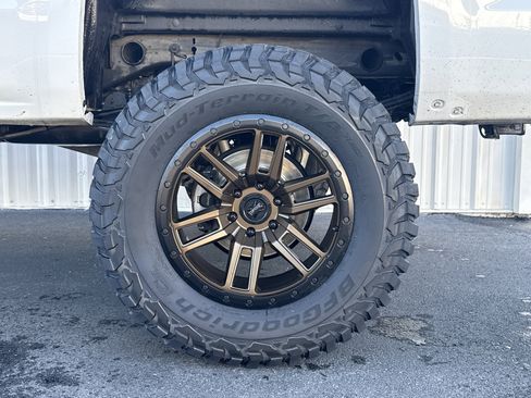 Used 2017 Chevrolet Silverado 1500 LT w/ LT Convenience Package image 3